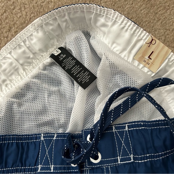 NWT Men’s Swim Trunks Navy Blue New never worn. Size L 36-38 a Smoke Free home! - Picture 8 of 8